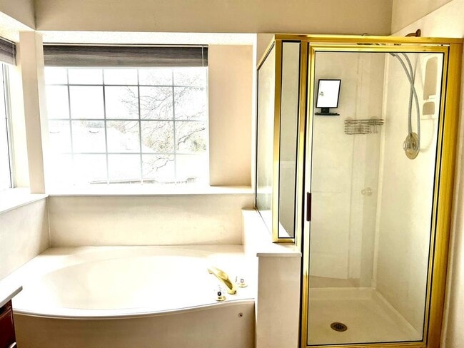 Building Photo - 2904 Wren Cir