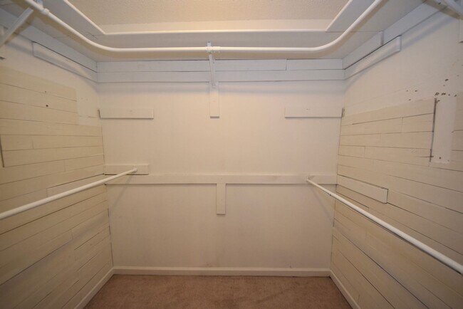 Building Photo - 6657 Millgrove Park Dr