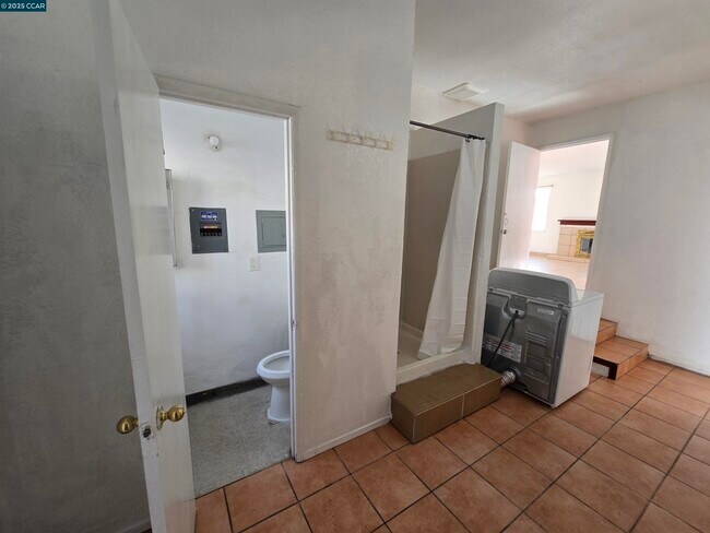 Building Photo - 2849 Rheem Ave