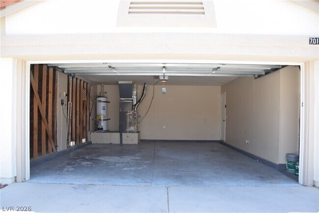 Building Photo - 701 Inglenook Dr