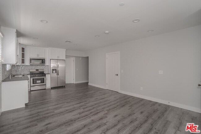 Building Photo - 3915 Brighton Ave