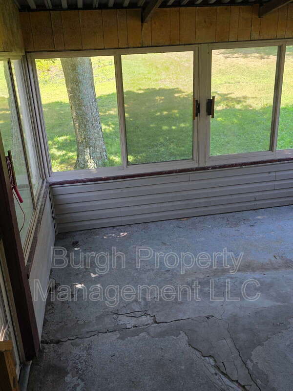 Building Photo - 286 Thompsonville Rd