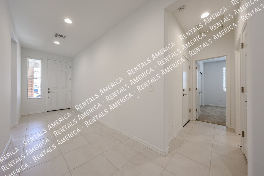 Building Photo - 14750 W Gray Fox Trl