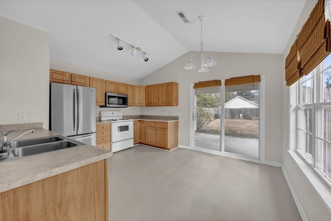 Building Photo - 2029 Jackson St