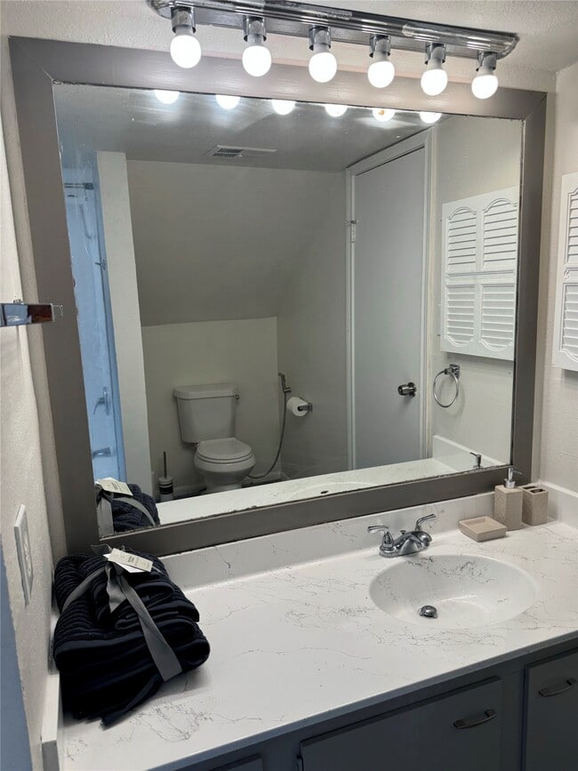 Building Photo - 3130 Walnut Bend Ln