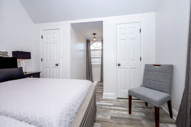 Building Photo - 1102 Stanfield Point Rd