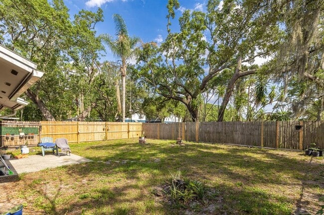 Building Photo - 12102 Walden Woods Dr