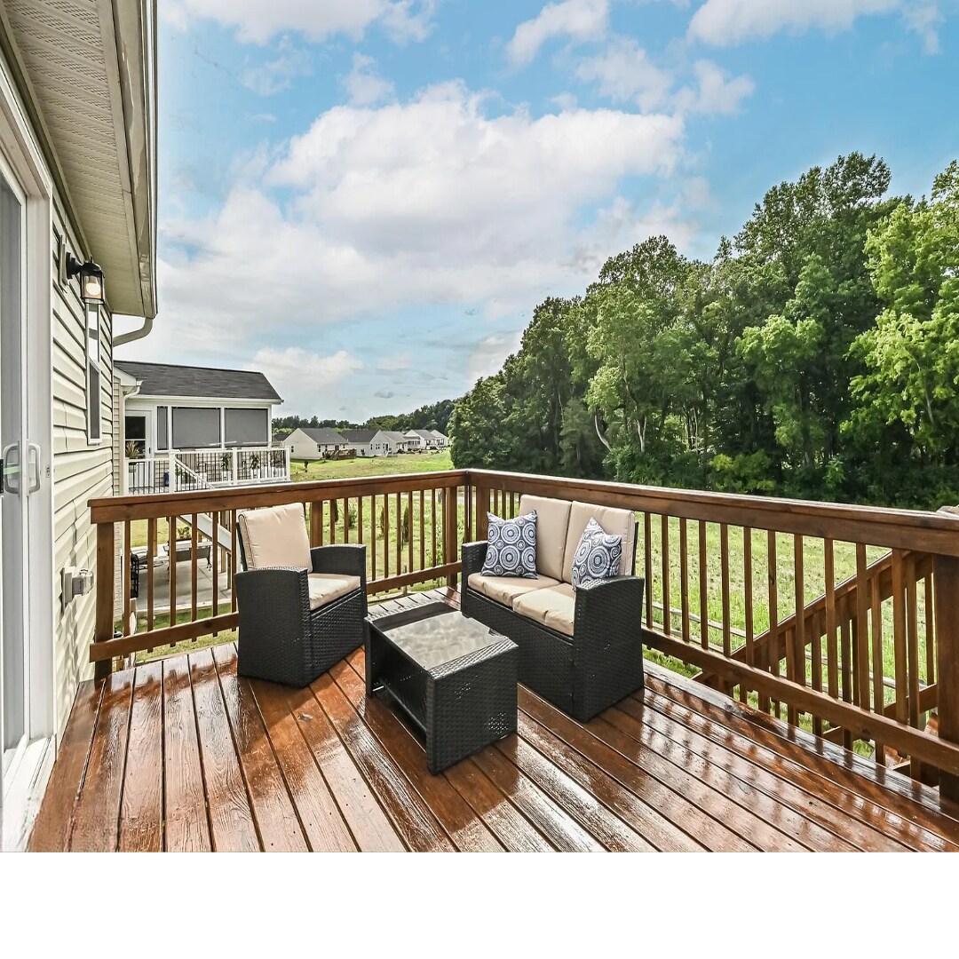 Building Photo - 11360 Emerald Dr