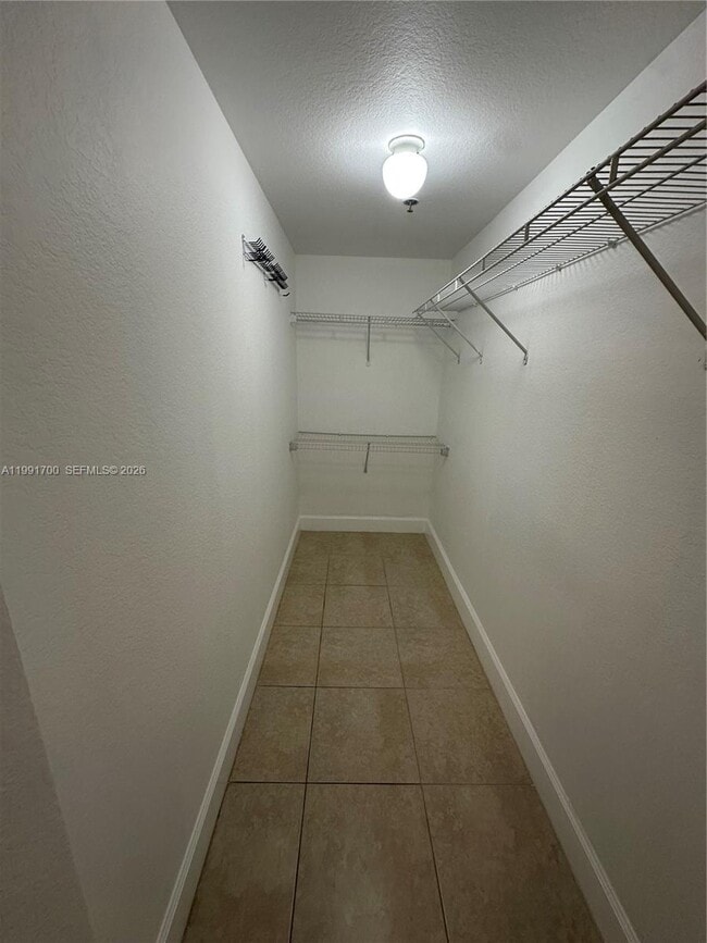 Building Photo - 814 NW 36th Ave