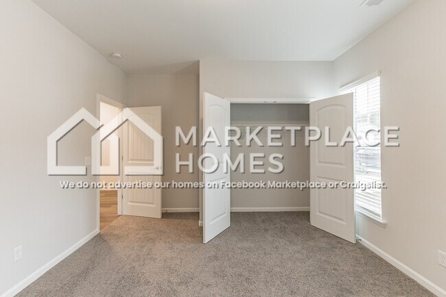 Building Photo - 213 Sessile Oak Dr