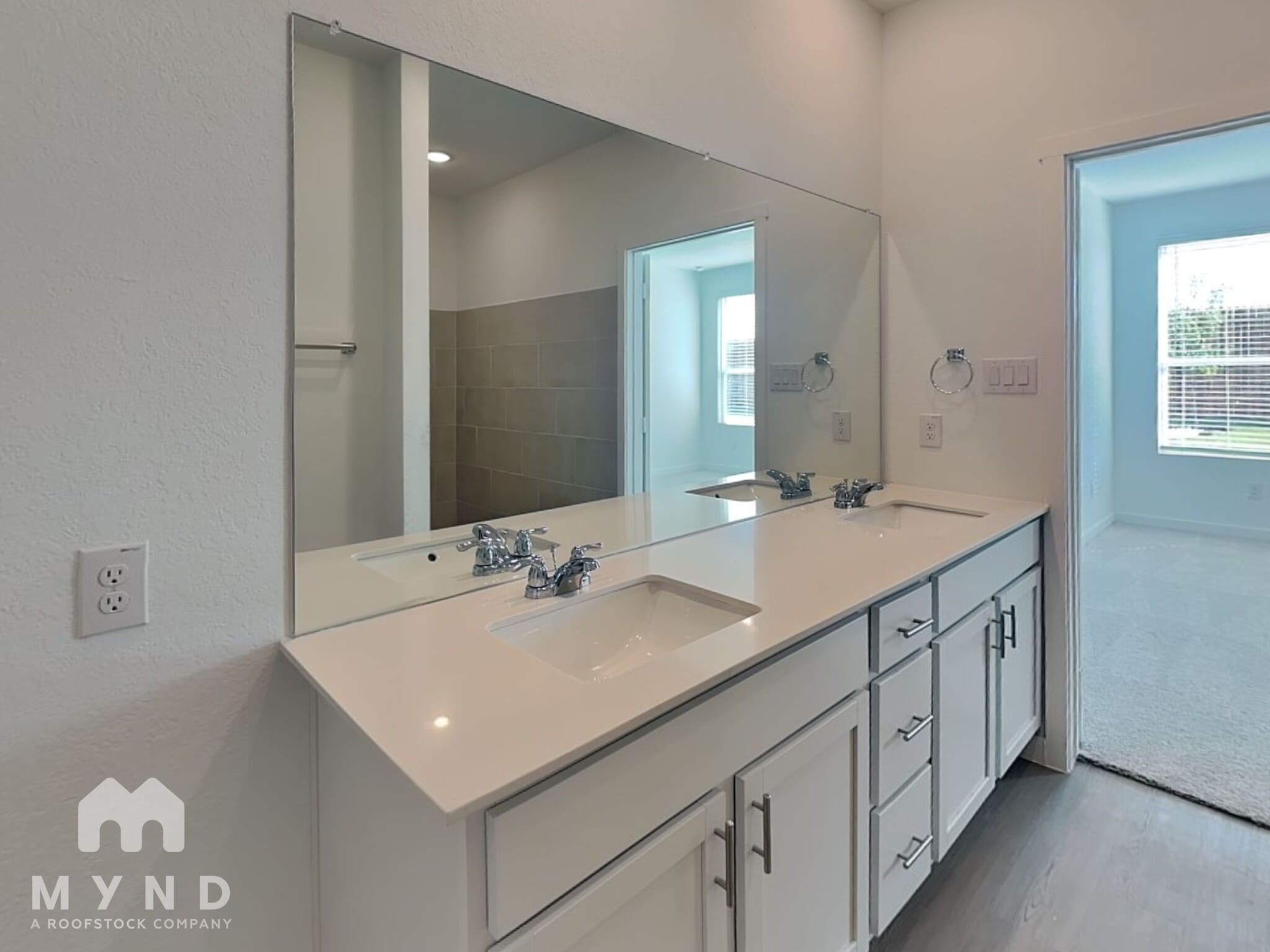 Building Photo - 10632 Ysasmendi Rdg