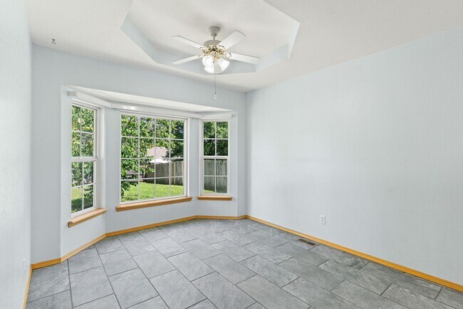 Building Photo - 3 Bedroom, 2 Bathroom Home in Republic Sch...