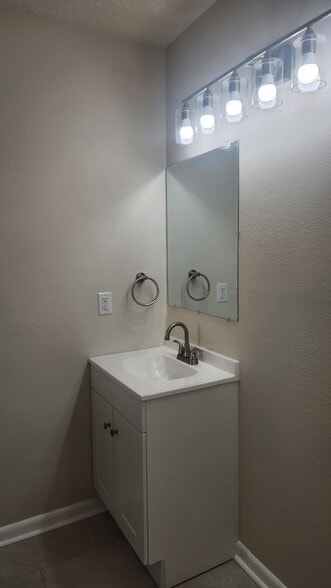 Building Photo - 3530 Forest Branch Dr