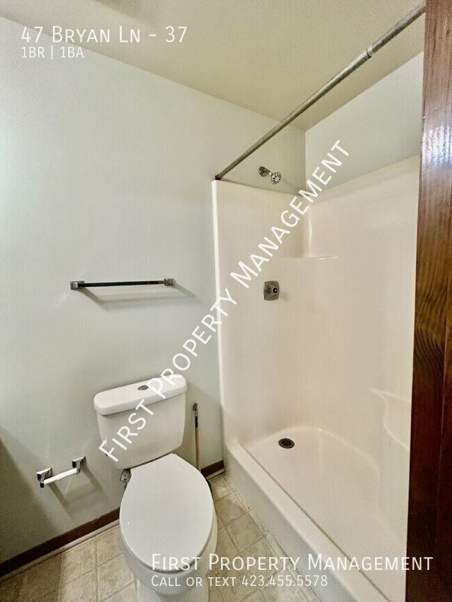 Building Photo - 47 Bryan Ln