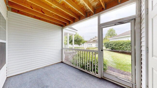 Building Photo - 2718 S Knightsbridge Cir