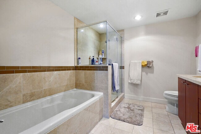 Building Photo - 3141 Michelson Dr