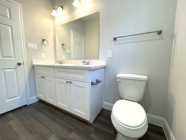 Building Photo - 5214 Mayle St