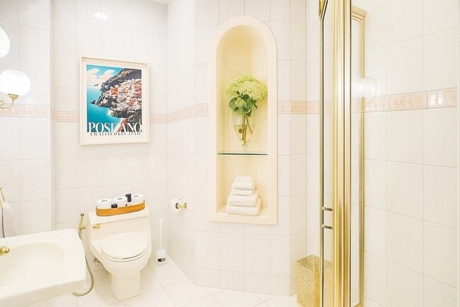 Building Photo - 177 Springfield St