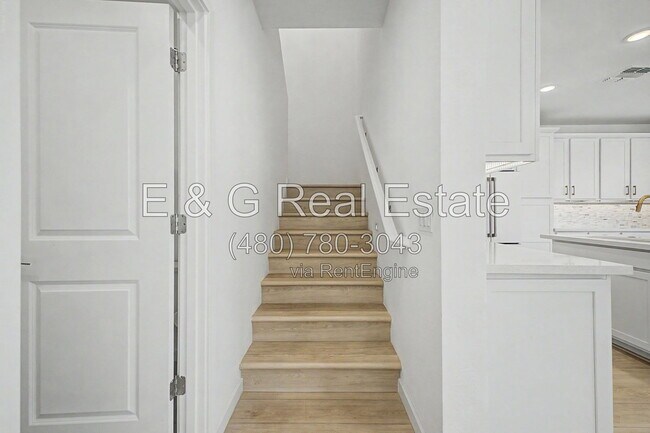 Building Photo - 2771 S Chippewa Dr