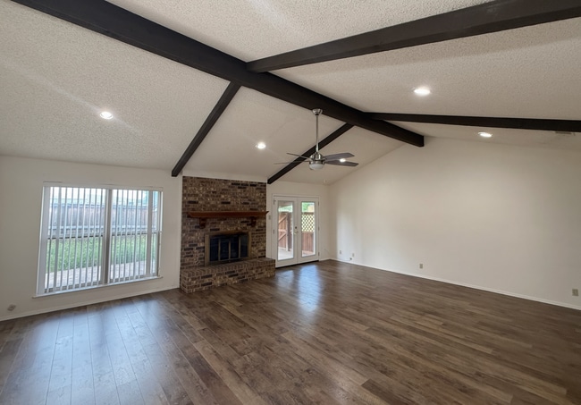 Building Photo - 925 Boone Dr