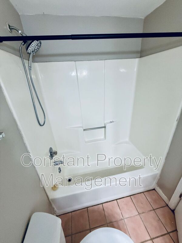 Building Photo - 1031 Bond St