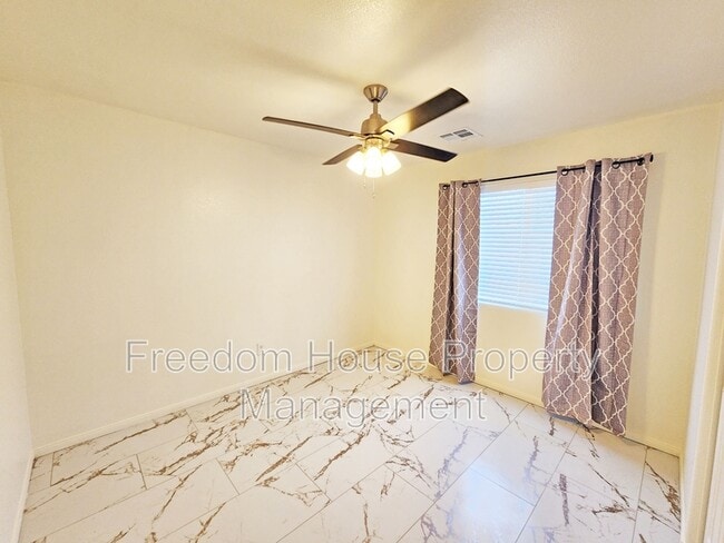 Building Photo - 600 San Lorenzo St
