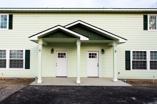 Building Photo - Iris Townhouse