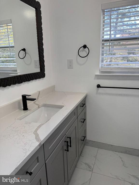 Building Photo - 20 Spyglass Ct