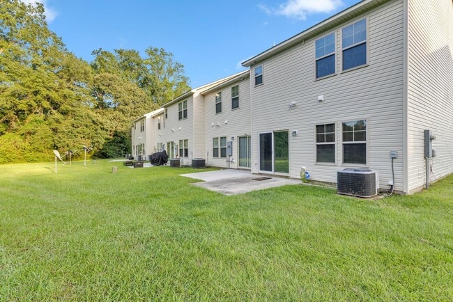 Building Photo - Welcome to Winstead Place!