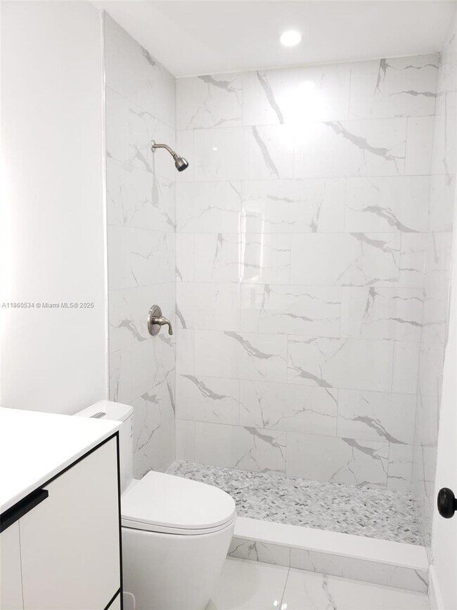 Building Photo - 2505 W 67th Pl
