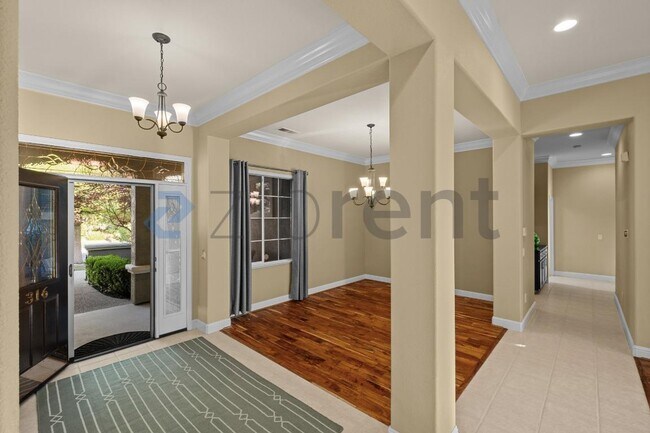 Building Photo - 316 Burr Knot Way