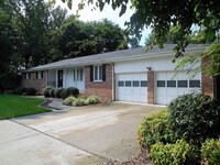 Building Photo - Midtown Ranch