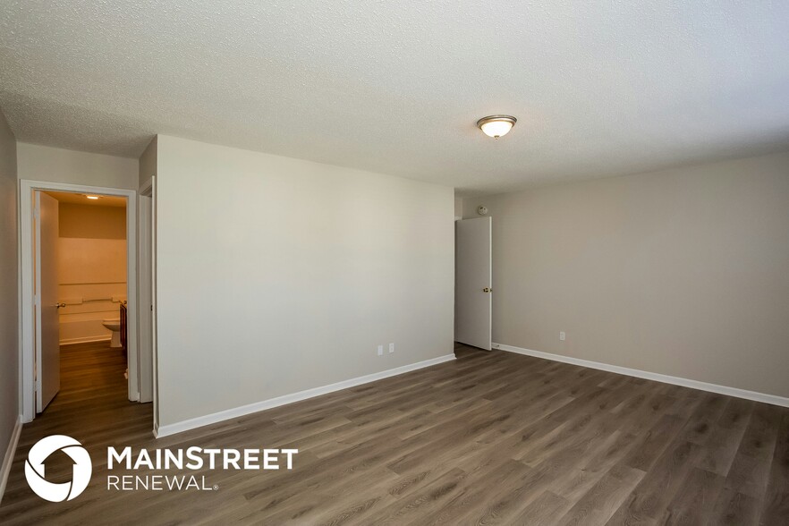 Building Photo - 10801 Sweetsen Rd