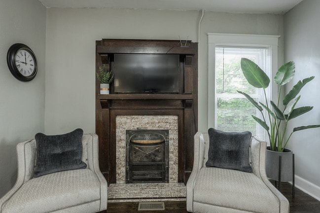 Building Photo - 2710 Holmes St