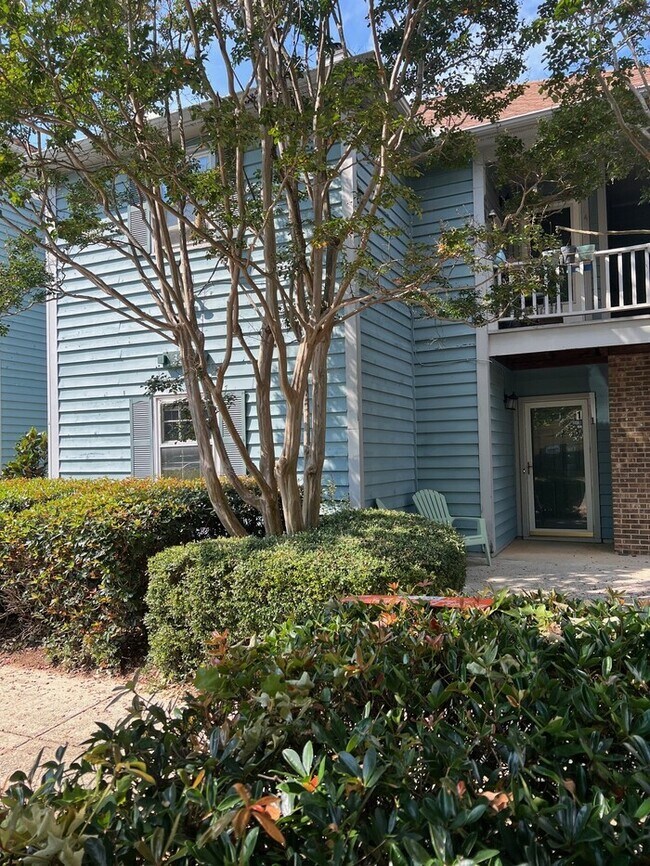 Primary Photo - Charming 2-Bedroom in a Highly Sought-Afte...