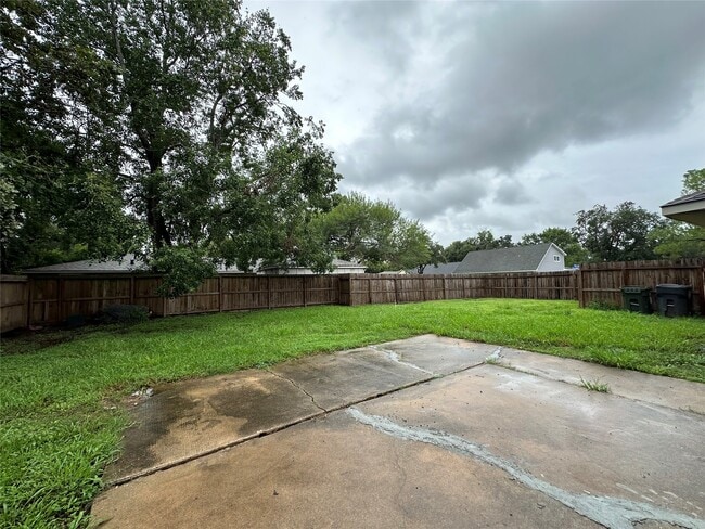 Building Photo - 1937 Arcadia Dr