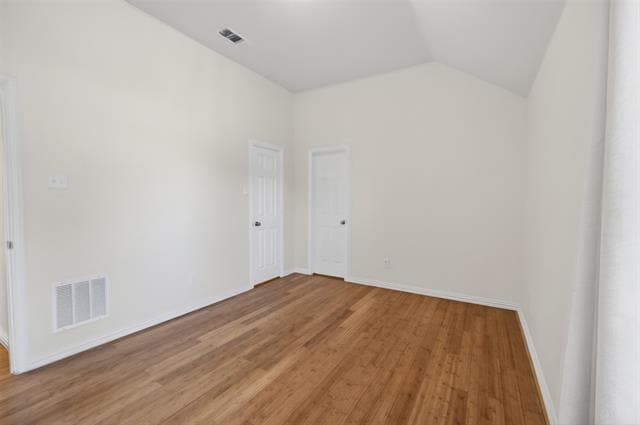 Building Photo - 2616 Cove Dr