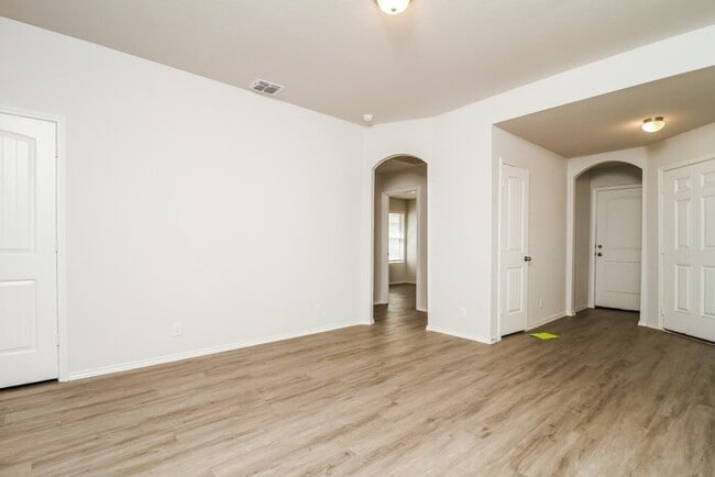 Building Photo - 5406 Freshwater Way