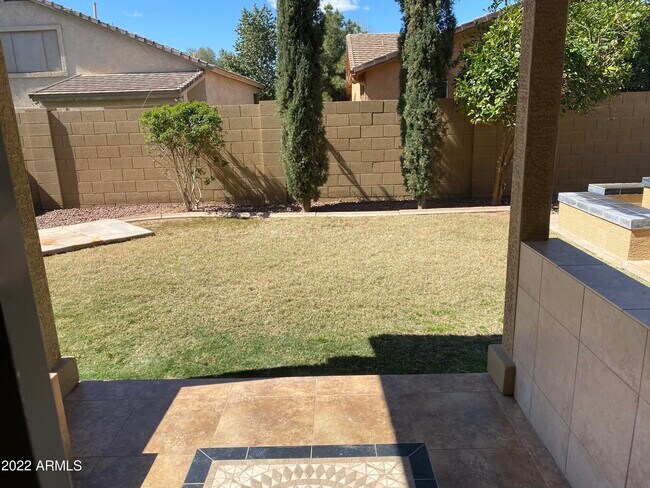 Building Photo - 1704 S Falcon Dr