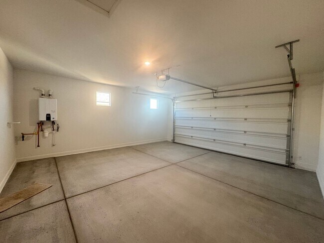 Building Photo - BRAND NEW HOME IN ALORAVITA IN PEORIA