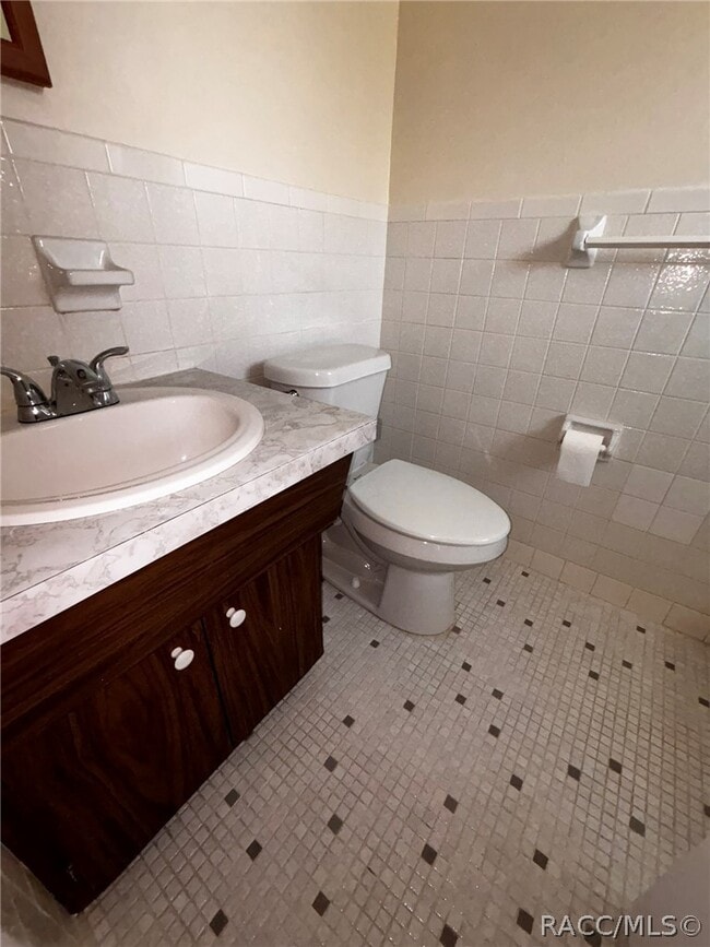 Building Photo - 1134 SE 3rd St