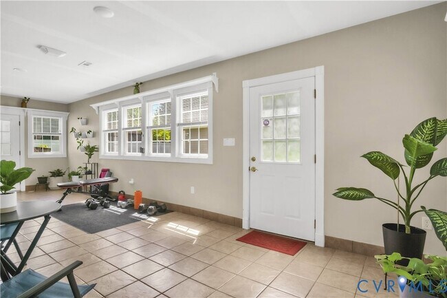 Building Photo - 104 Charles Dillard Ln