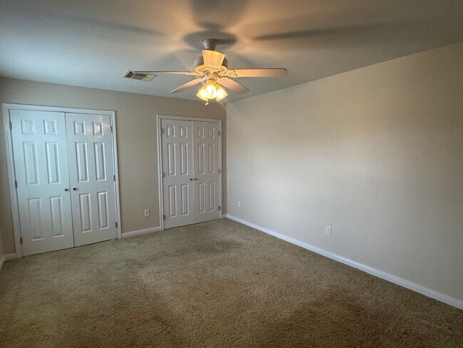 Building Photo - Nice 2 story townhome for rent in quiet ne...