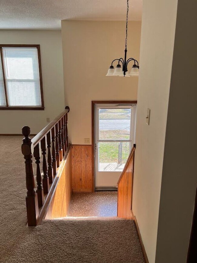 Building Photo - 219 W Market St