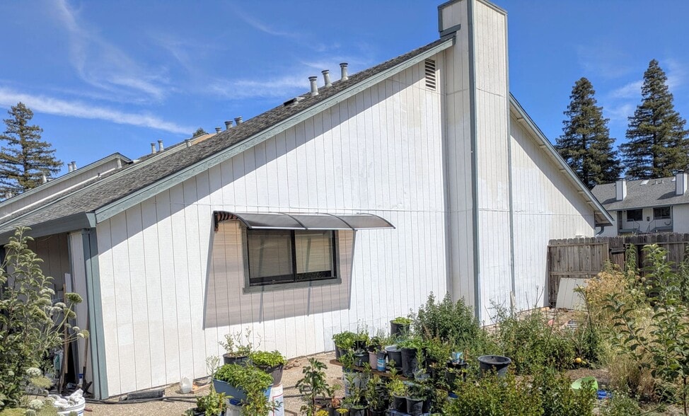 Building Photo - 2377 Alta Garden Ln