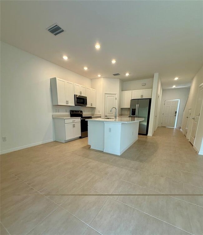 Building Photo - 15132 Cuzcorro Ct