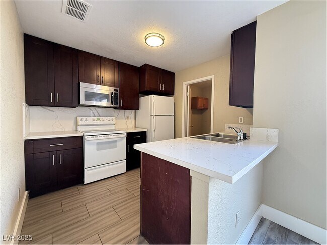 Building Photo - 6750 Del Rey Ave