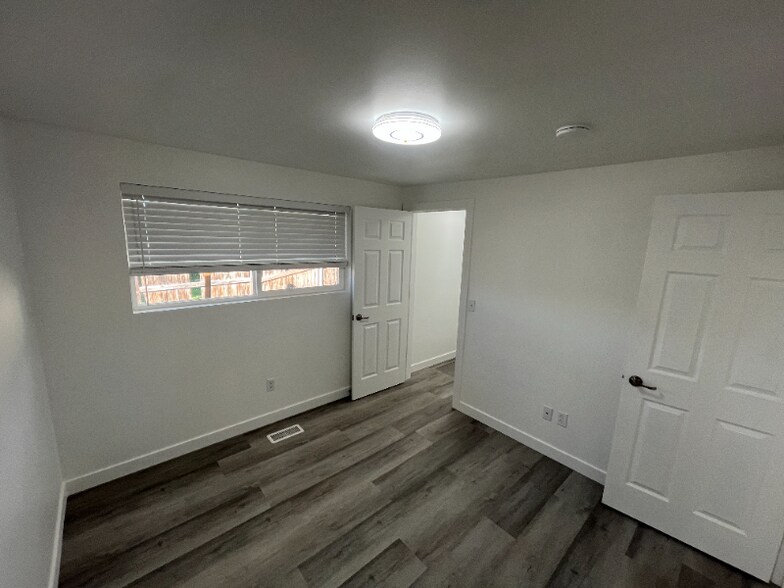 Building Photo - 6876 S 90 E