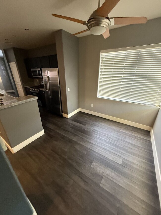Building Photo - 821 Peachy Canyon Cir