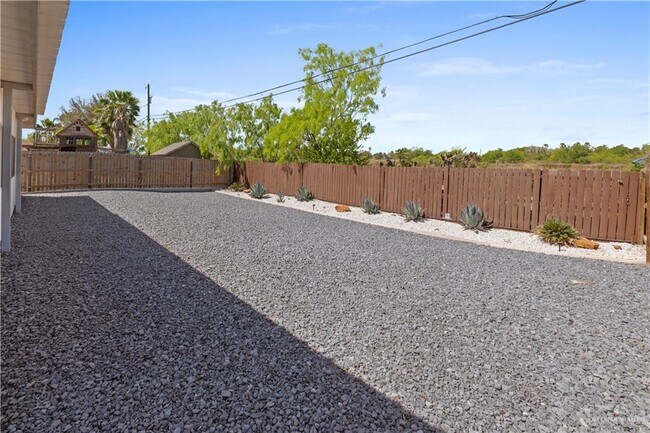 Building Photo - 24 Quietud St